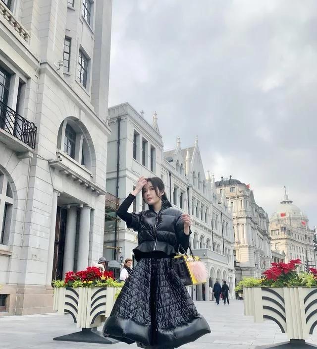 短裙动漫美女，时代风尚与文化印记的交融