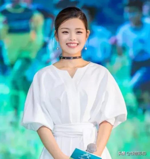 佟乐，星光璀璨的表演之路，展现无尽魅力