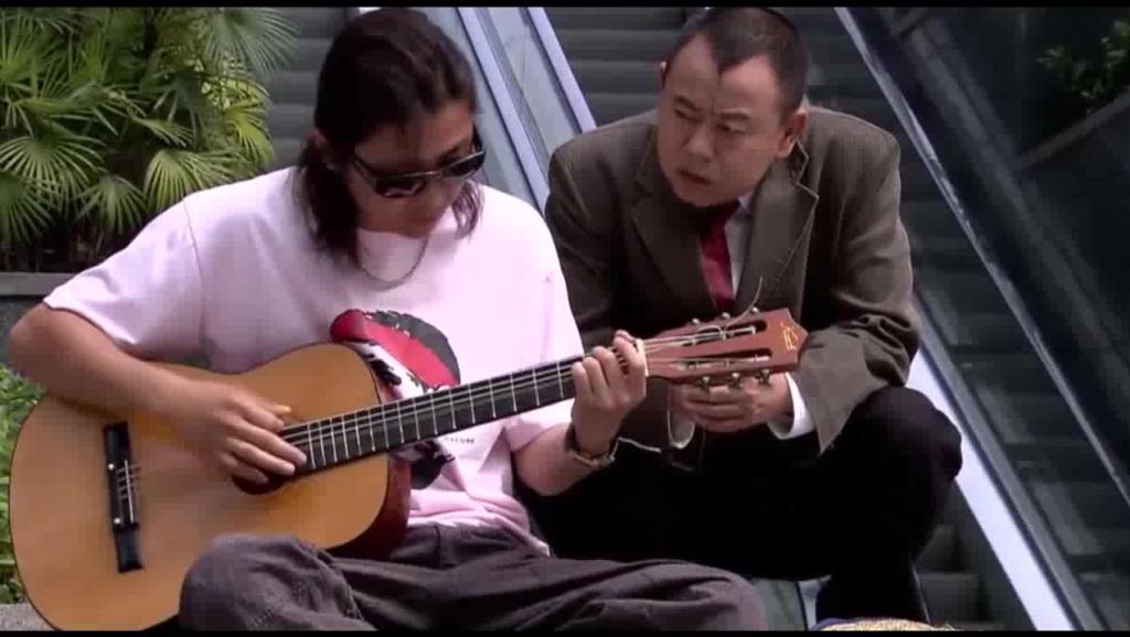 流浪歌手的故事，日常与音符间的温情纽带